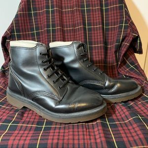Rare Dr Martens 6 eye White Tops boots 1980s UK6